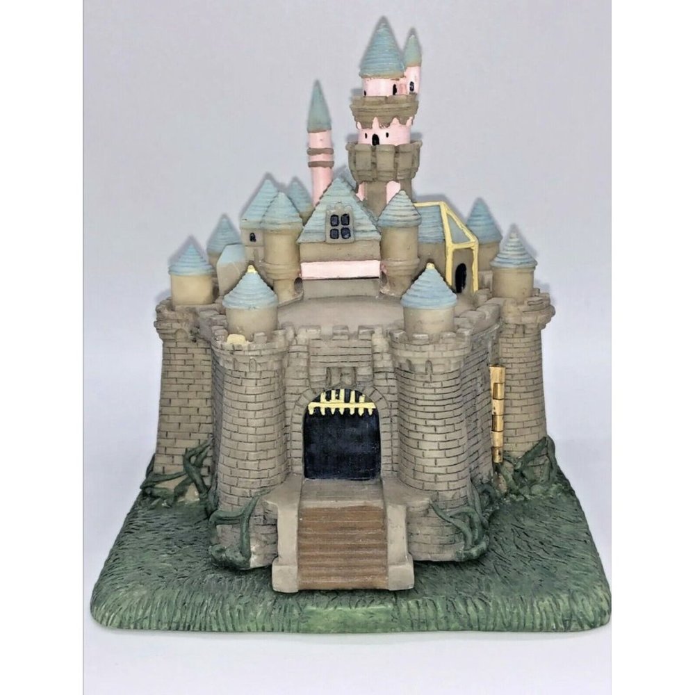 UlTRA RARE Disney Figurine Resin Hinged Box  SLEEPING BEAUTY CASTLE Lmtd Ed